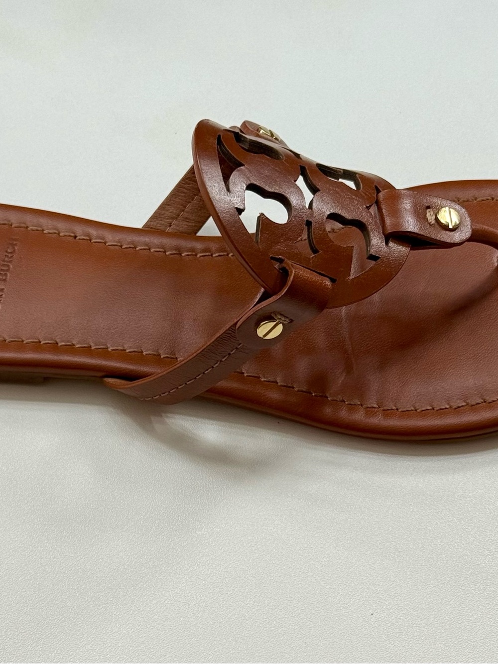 Tory Burch Cognac Leather Logo Thong Sandals WORN ONCE - Picture 6 of 11